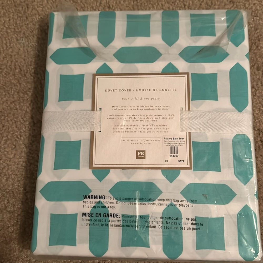 Pottery barn teen Duvet cover Twin Size with two matching shams